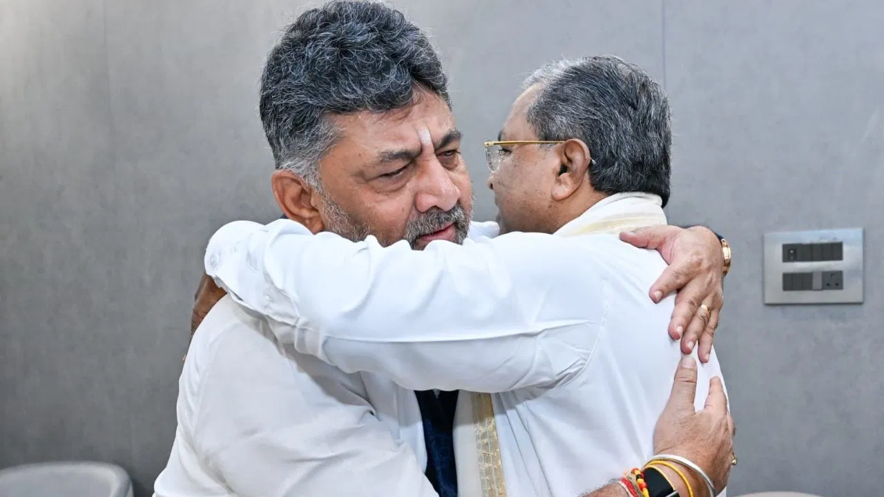 लग जा गले कि फिर ये हसीं रात हो न हो...