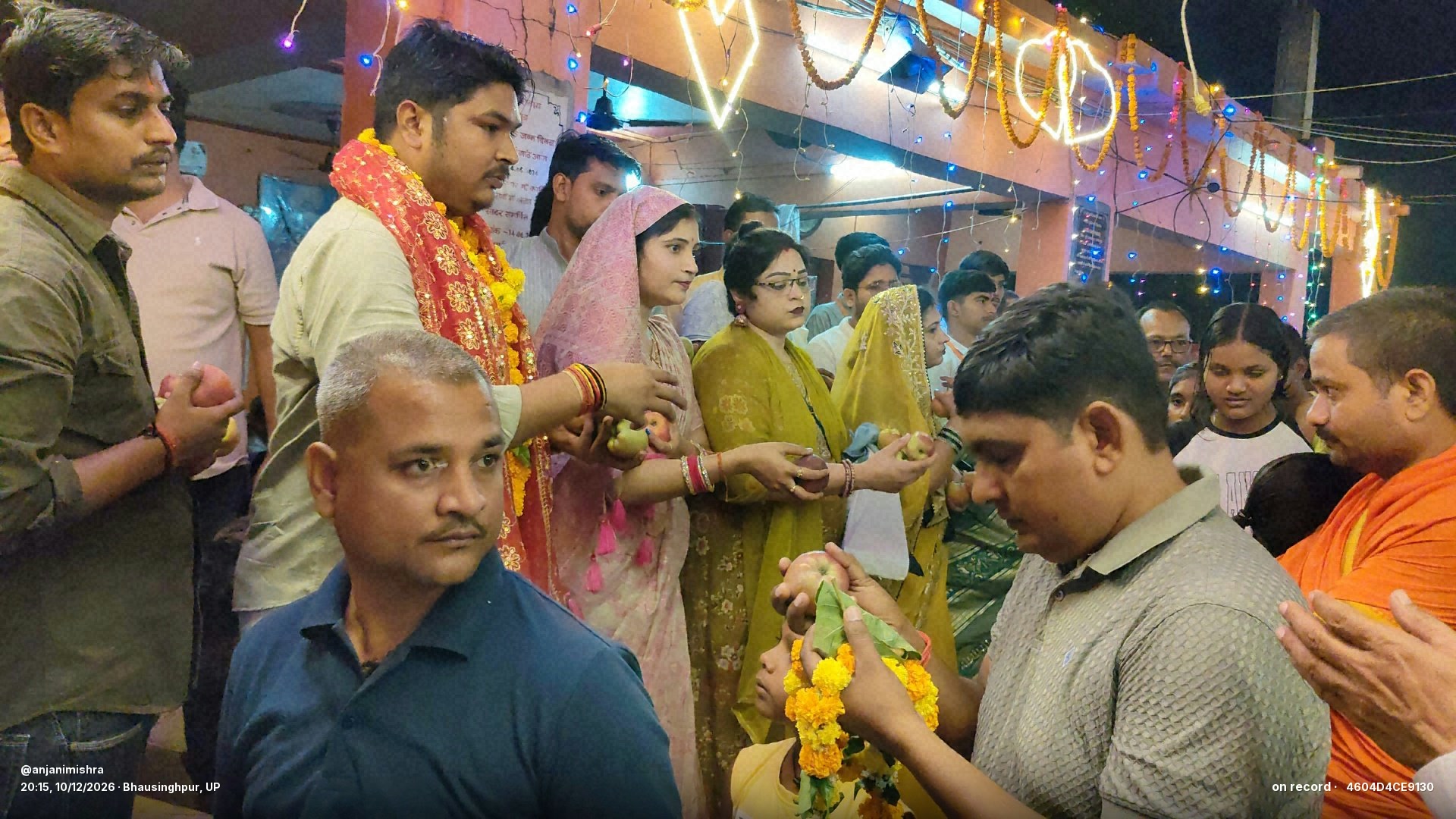 मां कालिका धाम में पूजा-अर्चना, श्रद्धालुओं में बा