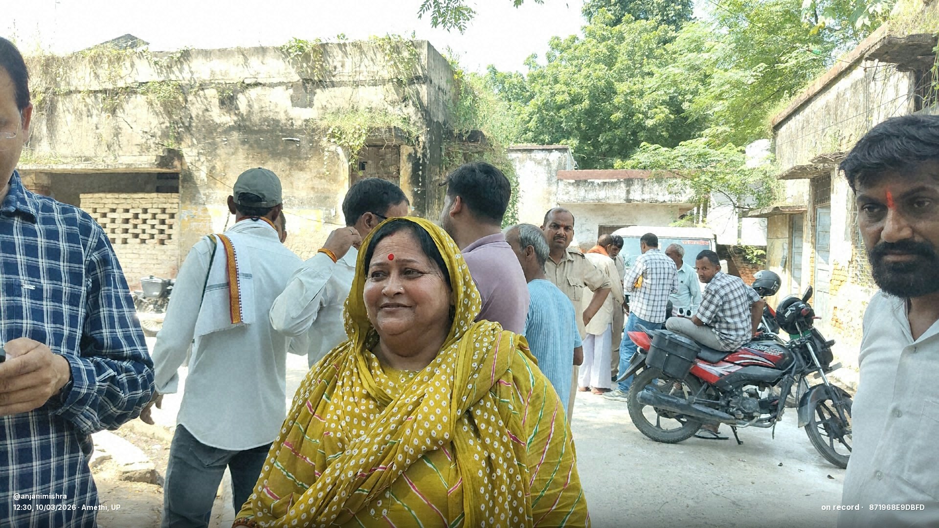 40 साल पुराने सार्वजनिक रास्ते पर पिलर लगाकर किया 